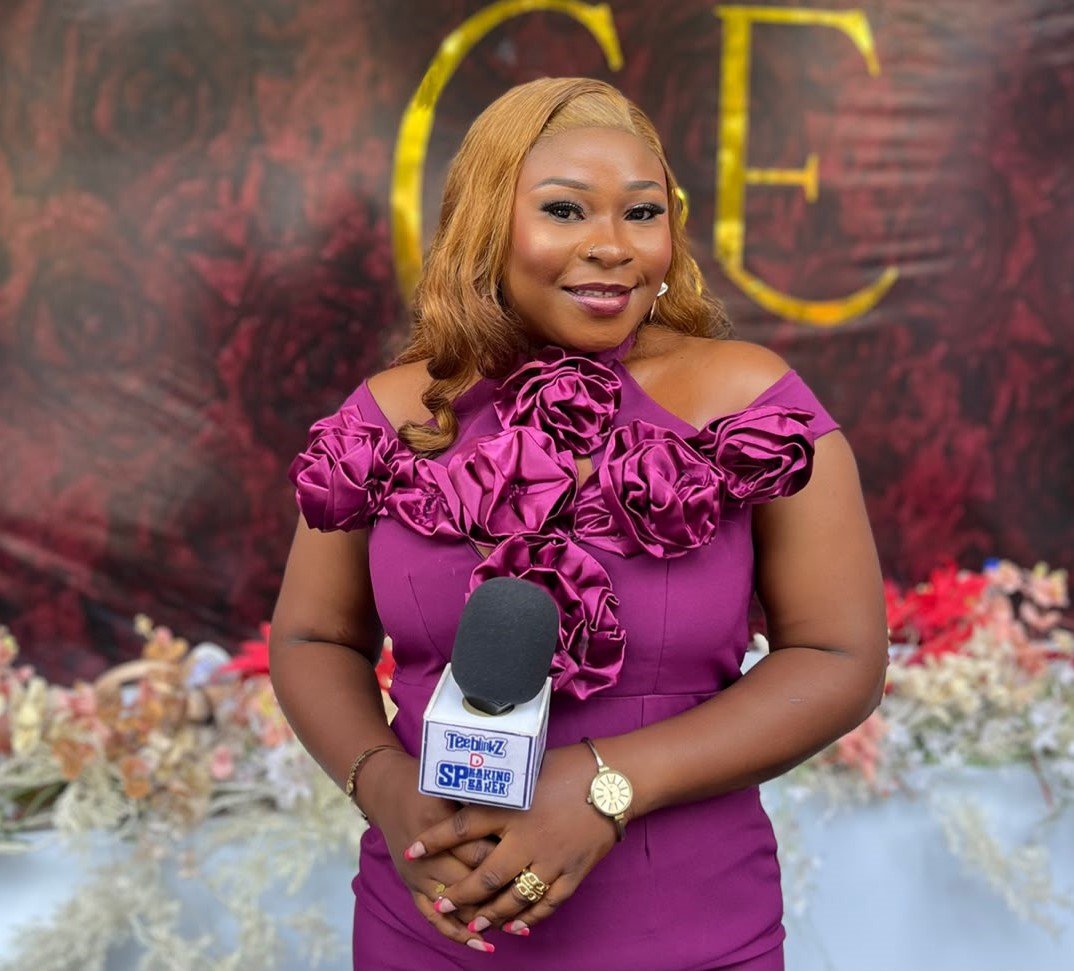 Teeblinkz D Woman Pastor